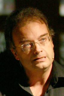 renzo traverso renzo traverso