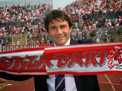 “Non sarò con te!”. ANTONIO CONTE RIFIUTA IL PREMIO CHE ALCUNI SAGGI ILLUMINATI VOLEVANO DARGLI A LECCE…E ALLORA, SIGNOR CONVERSANO, COME LA METTIAMO ORA?!? E, NOSTRO CARO LEADER, CARO SINDACO PERRONE, HA VISTO ORA A CHI AFFIDA SOLDI PUBBLICI PER FARE PREMI DA GRANDE INTELLETTUALE?