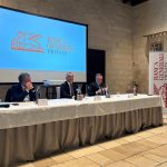 RESOCONTO DEL CONVEGNO ORGANIZZATO A LECCE DA BANCA GENERALI SULLE SFIDE CHE ATTENDONO PICCOLE E MEDIE IMPRESE RESOCONTO DEL CONVEGNO ORGANIZZATO A LECCE DA BANCA GENERALI SULLE SFIDE CHE ATTENDONO PICCOLE E MEDIE IMPRESE