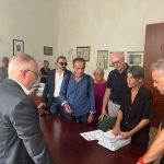 CONSEGNATE LE FIRME DEI CITTADINI CHE VOGLIONO IL REFERENDUM SUI FILOBUS
