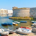 GALLIPOLI, AGGUATO IN STRADA: 45ENNE RAGGIUNTO DA COLPI DI FUCILE E FERITO ALLA SPALLA, E’ CACCIA AI RESPONSABILI GALLIPOLI, AGGUATO IN STRADA: 45ENNE RAGGIUNTO DA COLPI DI FUCILE E FERITO ALLA SPALLA, E’ CACCIA AI RESPONSABILI