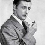 POLVERE DI STELLE / ROBERT MITCHUM, UNA VITA COME UN SUO FILM POLVERE DI STELLE / ROBERT MITCHUM, UNA VITA COME UN SUO FILM