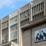 UOMO CONFESSA DI AVER COMMESSO DUE RAPINE DAVANTI AL GIUDICE: “LA DIPENDENZA MI HA DISTRUTTO LA VITA”