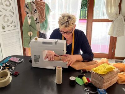 L’INTERVISTA / UNA BORSA E’ PER SEMPRE. E LE PELLICCE SIANO ECOLOGICHE. A leccecronaca.it ELISA BUONO -ELIMELI ART – RACCONTA DEI SUOI TESORI FATTI A MANO