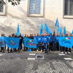 LA PROTESTA DELLA POLIZIA DI STATO, DELLA POLIZIA PENITENZIARIA E DEI VIGILI DEL FUOCO DAVANTI LA PREFETTURA DI LECCE: “Sicurezza allo stremo, meritiamo rispetto e attenzione”