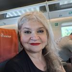 DISPERSI FRAMENTI DELLA SCRITTRICE PAOLA MATTIOLI CHE IN “Viera” HA RIPERCORSO LA VITA DELLA MADRE