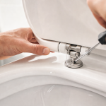 SOSTITUIRE SOLO IL RICAMBIO INVECE DELL’INTERO SEDILE COPRIWATER: QUANDO CONVIENE DAVVERO