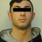 A PASSEGGIO CON DUE AMICI IN AUTO. ARRESTATO DALLE VOLANTI PER SPACCIO