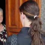 DERUBA UNA SUA CONOSCENTE. ARRESTATA DALLE VOLANTI