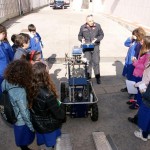 I CARABINIERI CON GLI ALUNNI DELLA SCUOLA PRIMARIA