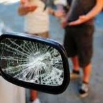 UBRIACO SI SCAGLIA SU AUTO E PASSANTI: ARRESTATO