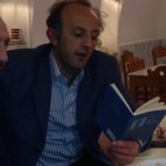 Una nuova poesia di Nicola Vacca, che coglie in maniera esplicita la latente rassegnazione, ma al tempo stesso è un’implicita esortazione e a reagire
