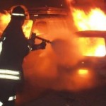 INCENDIO AUTO: FAMIGLIA TRATTA IN SALVO DA CARABINIERI