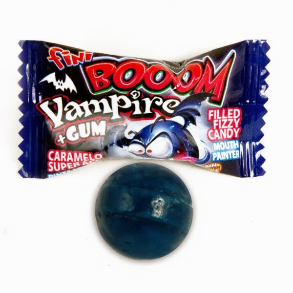 Le caramelle Fini Boom Vapire Gum piene di colorante E 133 Blu brillante 