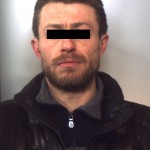 GIRAVA CON I PANTALONI IMBOTTITI DI HASHISH, ARRESTATO UN GIOVANE DI MAGLIE