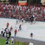 CALCI E SPUTI IN TESTA, LE VIOLENZE SUI CAMPI DI CALCIO DEI NOSTRI PAESI