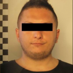 DETENEVA UNA PISTOLA, DELL’EROINA ERA IN B&B. ARRESTATO