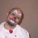 LIBRI / LA CLOWNTERAPIA DI DON GIANNI MATTIA A TUGLIE VENERDI’ 27