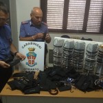 OPERAZIONE DEI CARABINIERI CONTRO L’ ABUSIVISMO COMMERCIALE. SEQUESTRI, DENUNCE E MULTE AL MERCATO DI MAGLIE E SULLE SPIAGGE DI OTRANTO