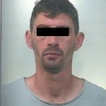 AVEVA UN FUCILE A CANNE MOZZE NASCOSTO IN CASA, FINISCE IN CARCERE PREGIUDICATO DI NARDO’