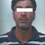 AVEVA UN FUCILE A CANNE MOZZE NASCOSTO IN CANTINA, ARRESTATO GIOVANE DI ALEZIO
