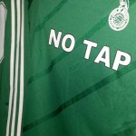 UNA SQUADRA METTE LA SCRITTA “NO TAP” SULLE MAGLIE CON CUI SCENDE IN CAMPO / UN CALCIO AL GASDOTTO