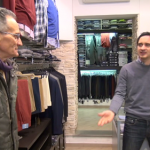 FANNO LA SPESA NEI NEGOZI DEL CENTRO SENZA PAGARE
