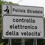 UNA RECENTE SENTENZA / AUTOVELOX: LA MULTA SI PUO’ ANNULLARE IN PRESENZA DI CARTELLO NON CORRETTO