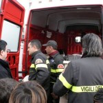 ULTIM’ORA / VASTO INCENDIO NELLA ZONA INDUSTRIALE DI LECCE, UNA NUBE DENSA DI VELENI MINACCIA LA CITTA’