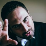DIARIO DEL GIORNO DOPO / MUSICA / L’ UOMO CHE CANTA DA TENORE AD ARNESANO SABATO 2