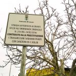 LE ‘LUCCIOLE’, LE LANTERNE E I CARTELLI