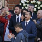 I FUNERALI DI GIANROBERTO CASALEGGIO A MILANO. LA GENTE GRIDA: “Onestà onestà” – reportage fotografico