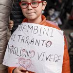 TARANTO SI RIBELLA CONTRO IL MOSTRO, I GENITORI RIVENDICANO IL FUTURO PER I FIGLI – reportage fotografico