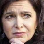 ROMANZO NOIR / LAURA BOLDRINI COMMUOVE MESAGNE, MA IL CAPORALATO NON SI COMBATTE CON QUATTRO LACRIME ESIBITE IN PUBBLICO