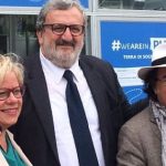 NANI, SALTIMBANCHI E BALLERINE. CIAK, SI GIRA A BARI ALLA REGIONE PUGLIA L’ ISOLA DEI FAMOSI, REGIA DI MICHELE EMILIANO. IL PRESIDENTE SOMMERSO DALLE CRITICHE, PURE ANZI IN PRIMIS QUELLE DEI SUOI: “Accentratore. Inconcludente. Sprechi sempre il tuo tempo, senza combinare mai nulla di buono”