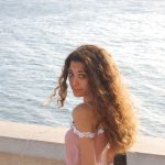 Comunque Vada… / PROBLEMI DI FAMIGLIA / A 18 ANNI LA PRIMA VOLTA IN FERIE (NEL SALENTO) DA SOLA, SENZA PAPINO, E LA MAMMINA SUA