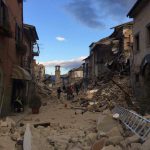 IL TERREMOTO / COSI’, SEMPLICEMENTE, CON IL CUORE