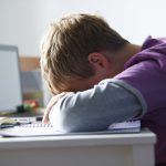 I NUOVI PERICOLI PER I RAGAZZI DI OGGI DAL WEB, E I TENTATIVI DEGLI ADULTI DI AIUTARE AD EVITARLI