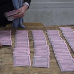 SEGGI APERTI. SI VOTA FINO ALLE 23. MATTEO RENZI DAVANTI A UN BIVIO ASPETTA DI CONOSCERE LA DIREZIONE CHE GLI DIRANNO DI PRENDERE GLI ITALIANI