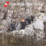 MORTO PESCATORE CHE PRECIPITA SUGLI SCOGLI