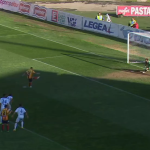 AL VIA DEL MARE “PERUCCHINI SHOW”. IL PORTIERE SALVA I SUOI DAL TRACOLLO E IL LECCE VINCE RIPRENDENDOSI IL COMANDO DELLA CLASSIFICA