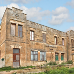 LECCE: L’ARCHITETTURA FASCISTA FA DA CORNICE ALLA PROIEZIONE DEI CORTOMETRAGGI