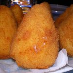 A QUALCUNO PIACE CALDO, L’ ARANCINO SICILIANO, MA A QUALCUNO LUNEDI’ RIMARRA’ SULLO STOMACO. GIA’, MA A CHI? C’E’ TANTA ATTESA IN TUTTA ITALIA PER LE ELEZIONI REGIONALI DI DOMENICA. ECCO INTANTO LA POSTA IN GIOCO FRA BERLUSCONI, RENZI E DI MAIO