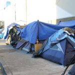 BUON NATALE! / “Make America Great Again”…MA IL SOGNO AMERICANO STA RAPIDAMENTE DIVENTANDO L’ ILLUSIONE AMERICANA, CAPACE SOLAMENTE DI PRODURRE NUOVI POVERI. E IN ITALIA SIAMO MESSI MALISSIMO