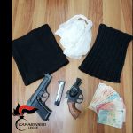 IRRUZIONE IN UN CENTRO SCOMMESSE DI CASARANO, VIA CON 1 500 EURO, MA I TRE PRESUNTI RAPINATORI SONO STATI ARRESTATI POCO DOPO DAI CARABINIERI