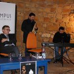 PUGLIA, LE VIE DEL JAZZ PASSANO DA SALIGNANO. NELLA TORRE, LA SERATA DI PAROLE E NOTE DELL’ ASSOCIAZIONE LAMPUS.  UGO SBISA’ A leccecronaca.it: ‘IO, ROUND MIDNIGHT, CON MILES DAVIS, STAN GETZ E FRANK SINATRA’