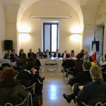 IL MOVIMENTO 5 STELLE HA PRESENTATO ALLA STAMPA I SUOI ‘VECCHI’ E NUOVI CANDIDATI SALENTINI ALLE POLITICHE, E INVITA I CITTADINI A PRENDERE IL 4 MARZO ‘l’ ultimo treno’, CON DESTINAZIONE ‘liberazione degli Italiani”