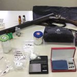 ARMI E DROGA SCOPERTE IN UN PALAZZO DI SCORRANO
