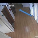 ‘BECCATA’ CON LE MANI NEL SACCO