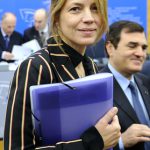 UNOMATTINA A BRUXELLES, ED ELISABETTA GARDINI DI FORZA ITALIA SI SCEGLIE UNA DONNA PER AMICO, PATRIZIA TOIA DEL PD. INSIEME FIRMANO UNA INCREDIBILE DICHIARAZIONE A FAVORE DEL GASDOTTO TAP E DEGLI SPECULATORI DELL’ ALTA FINANZA INTERNAZIONALE